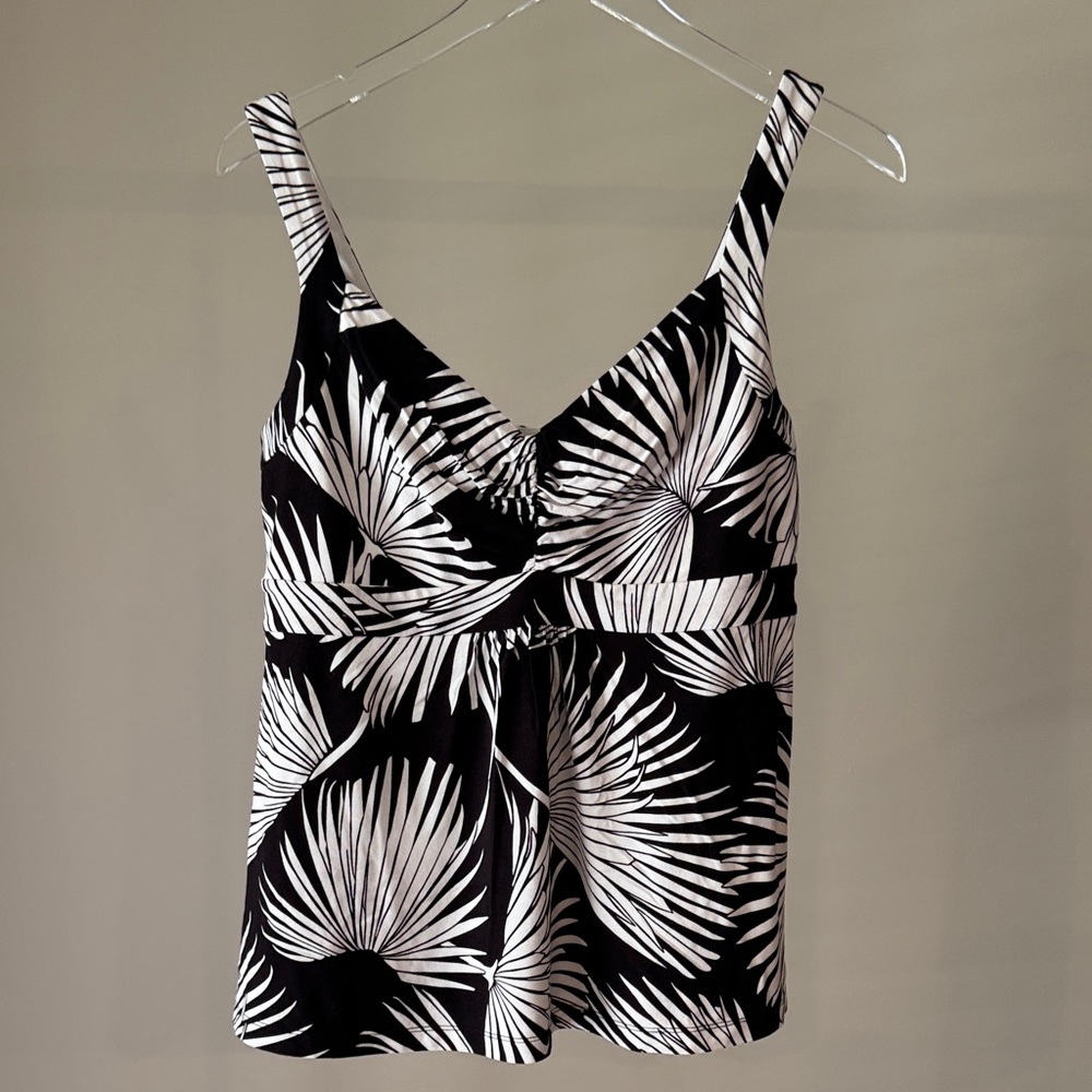 Tommy Bahama Black and White Leaf Print Camisole. Size Medium